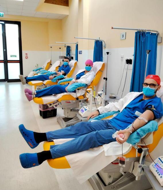 Emergenza sangue, tredici sanitari danno il buon esempio come donatori 