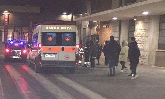 Stazione, scoppia la maxi rissa sul binario Treni costretti a fermarsi sulla linea 