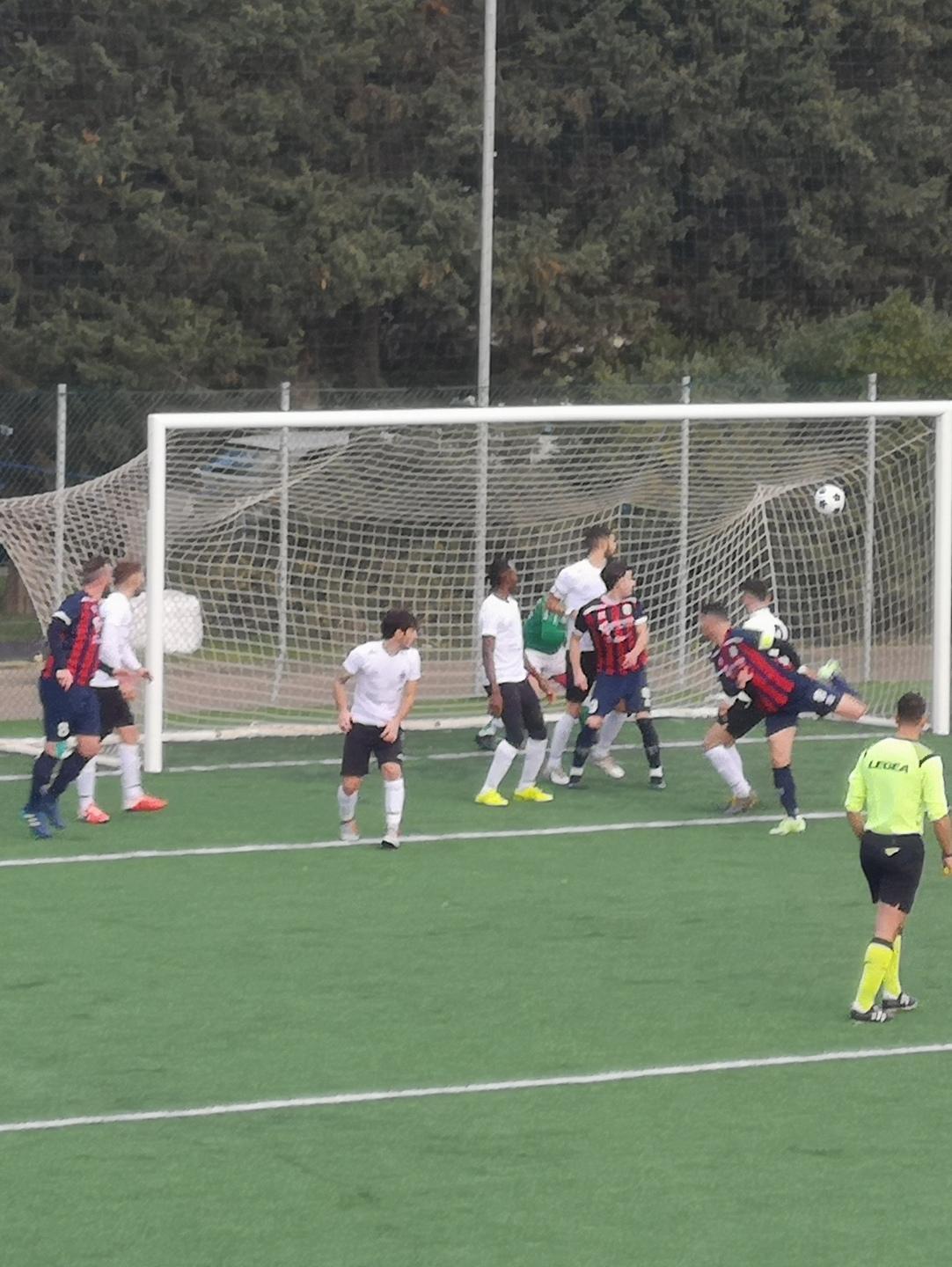 Il Porto Torres gioca a tennis 