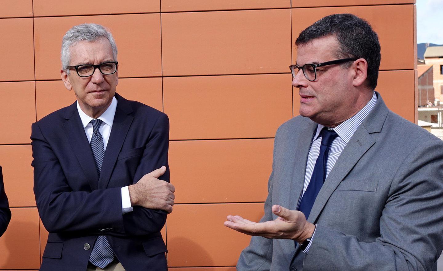 L'ex governatore Pigliaru con l'ex assessore alla sanità Arru