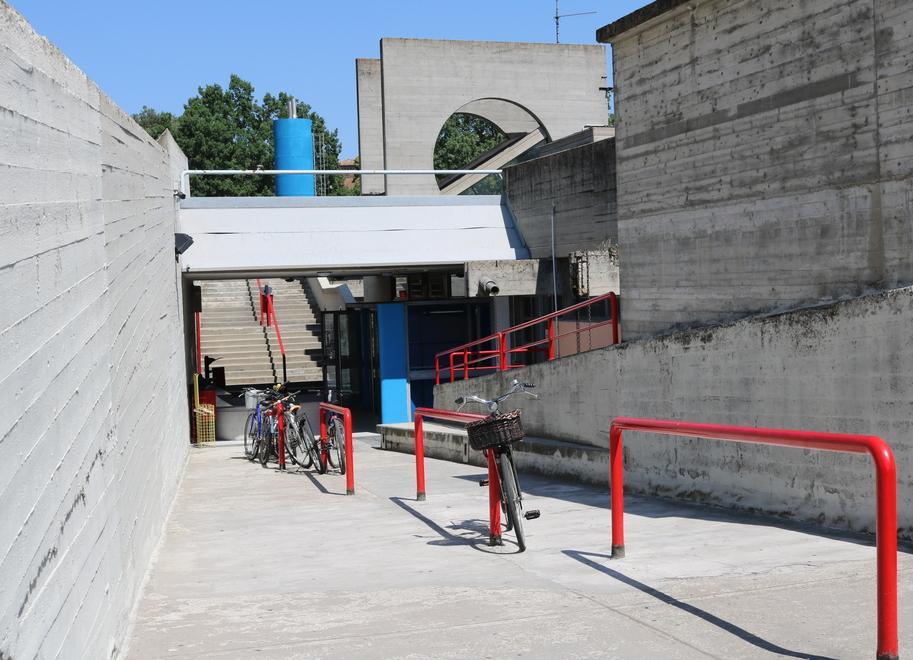 Vignola. Caso di positività, la piscina sceglie di chiudere 