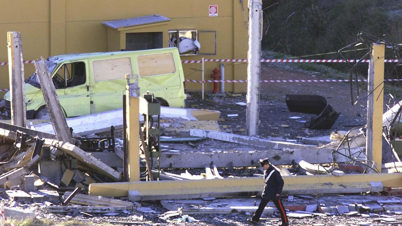Vent'anni fa l'esplosione nella fabbrica di fuochi. Alberi in ricordo delle vittime, il familiare: «Gesto che allevia il dolore»