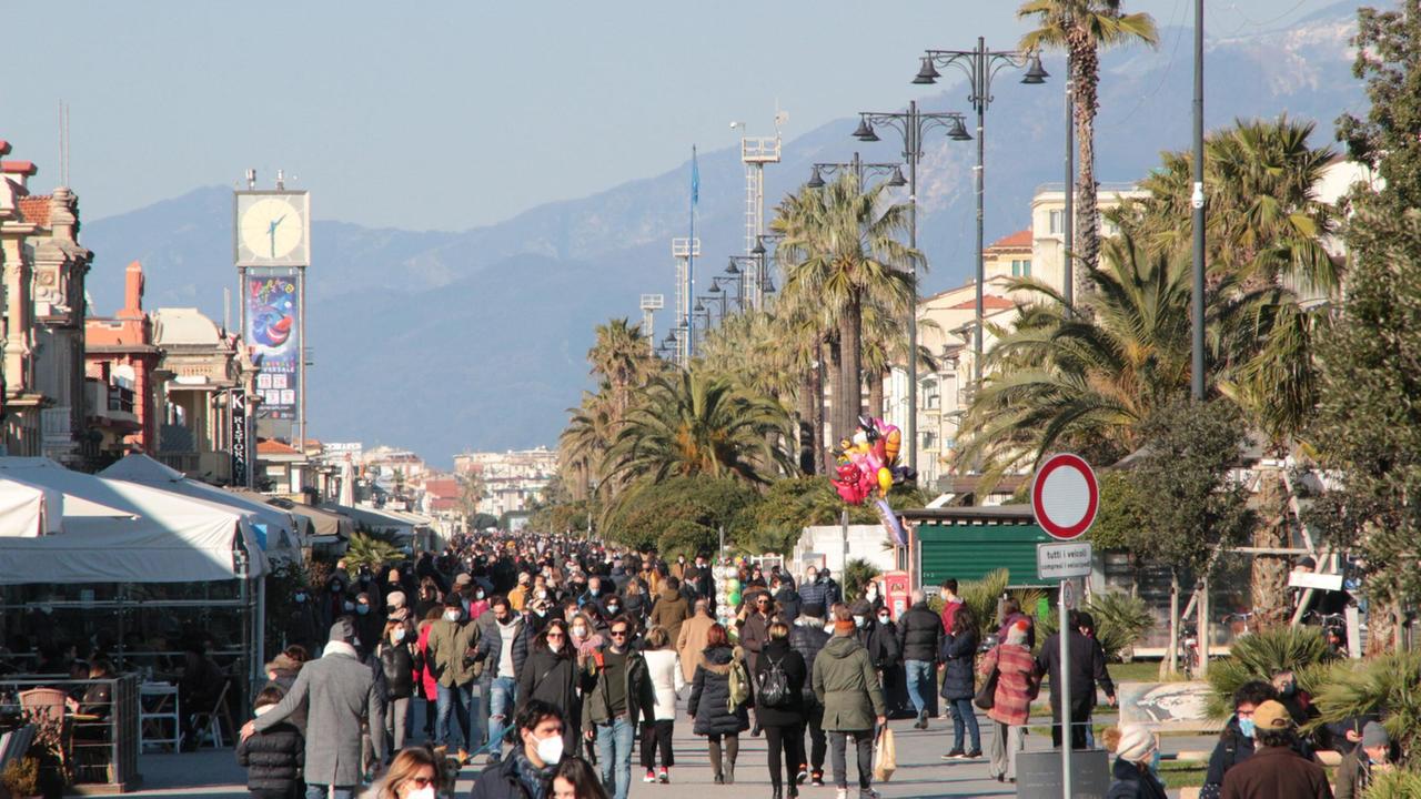 in Passeggiata obbligo di mascherina dal 4 dicembre