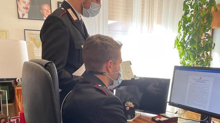 I carabinieri al lavoro per smascherare il truffatore