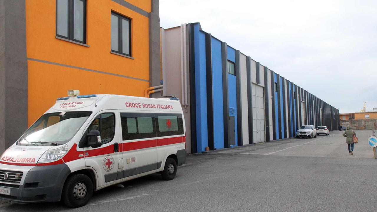 Un'ambulanza della Croce rossa italiana (foto d'archivio)