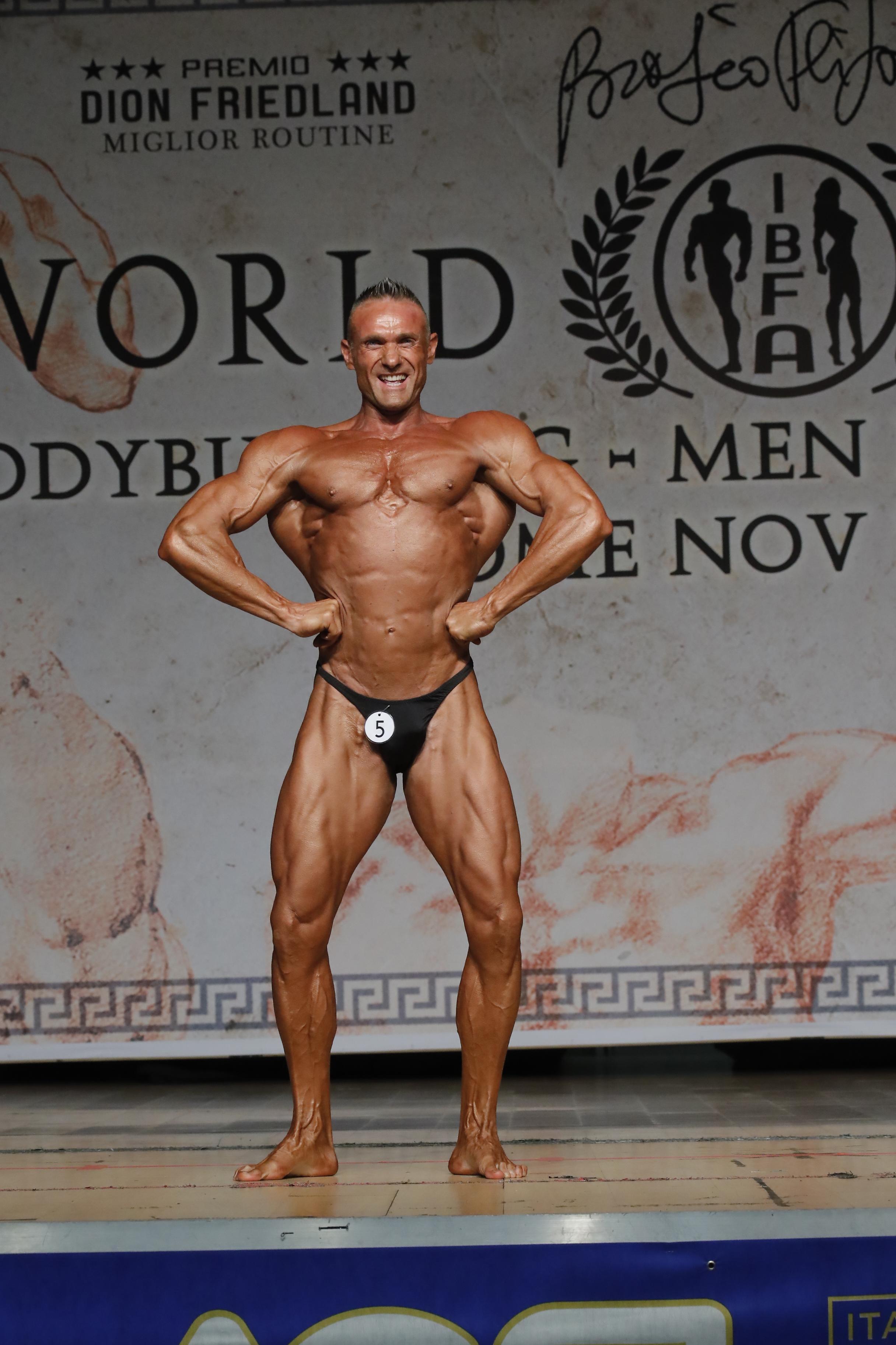 Mister Universo è di Lido di Camaiore: chi è Michele, il nuovo re dei muscoli  