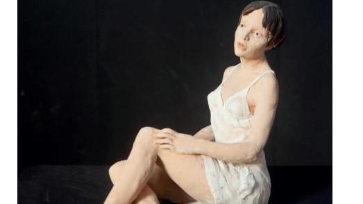 Le donne di Cornini nel centro di Pietrasanta. Ecco chi è lo scultore della mostra evento