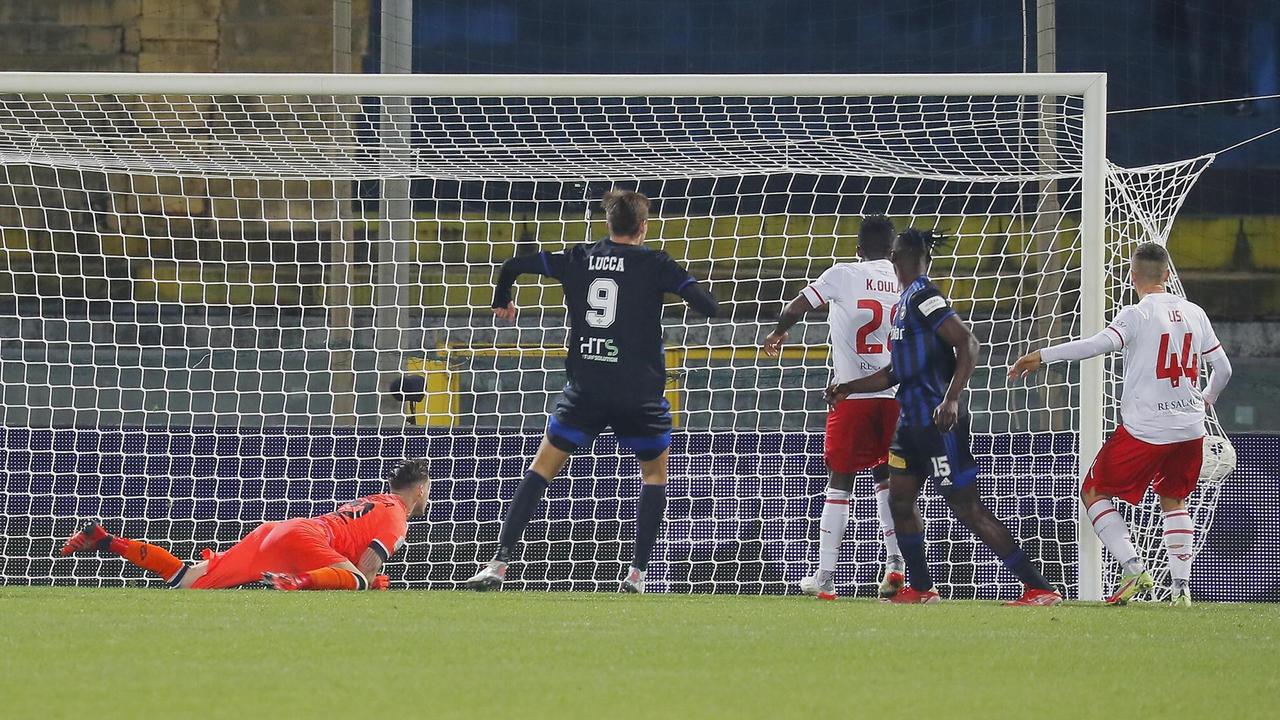 Il gol di Marsura che aveva portato avanti il Pisa (foto Fabio Muzzi)