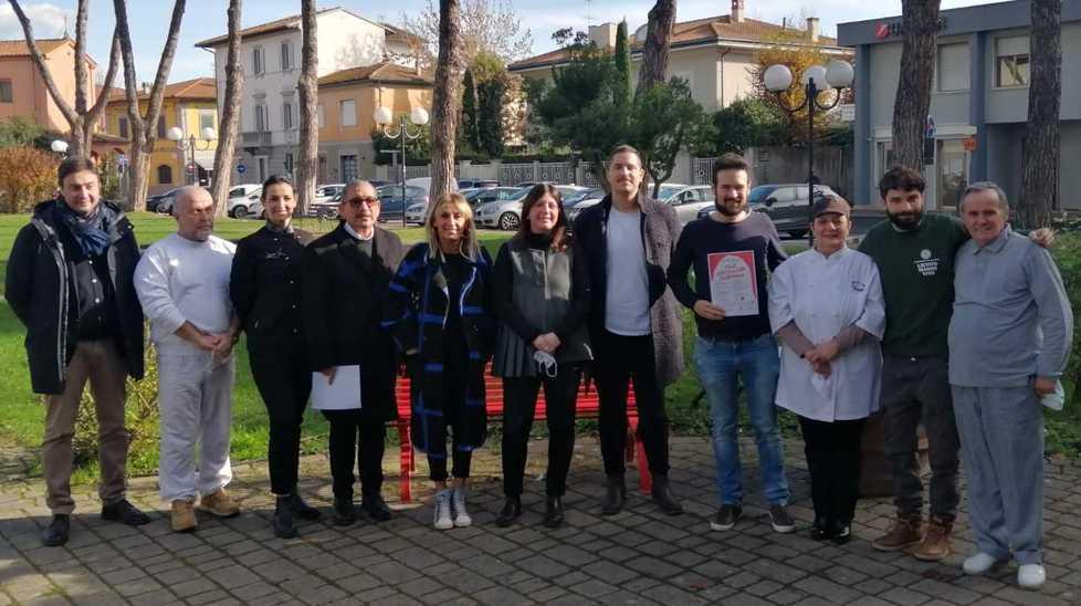 L’amaretto lascia il museo e invade piazza Garibaldi tra gusto, show e influencer