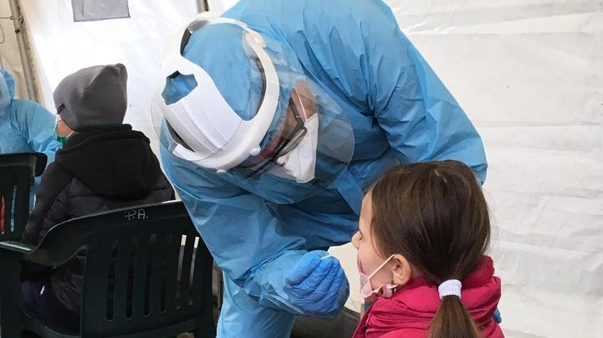 Un solo positivo su 520 tamponi Sollievo a Vaiano dopo lo screening
