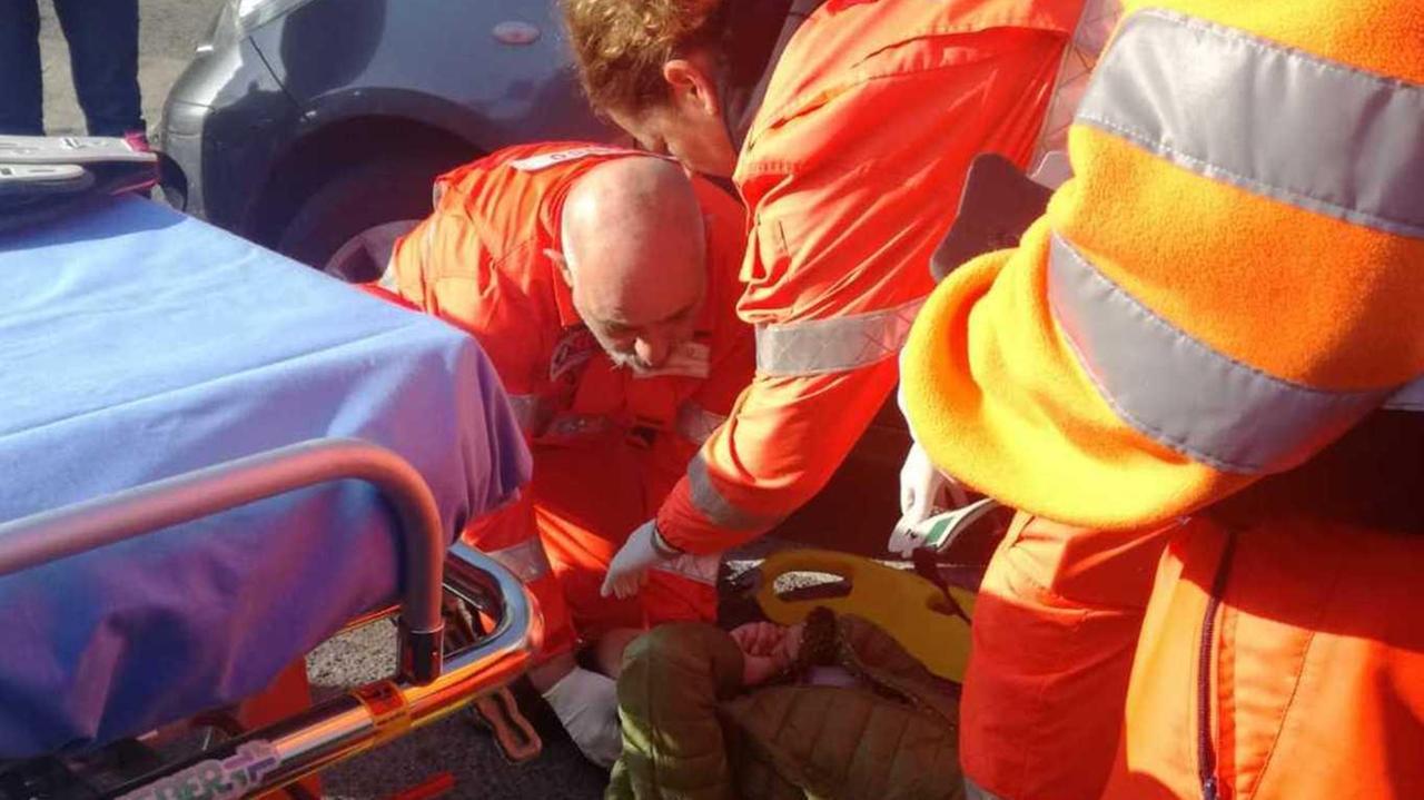 Due giovani di Terralba feriti in un incidente A Narbolia si ribalta un’auto: un ferito