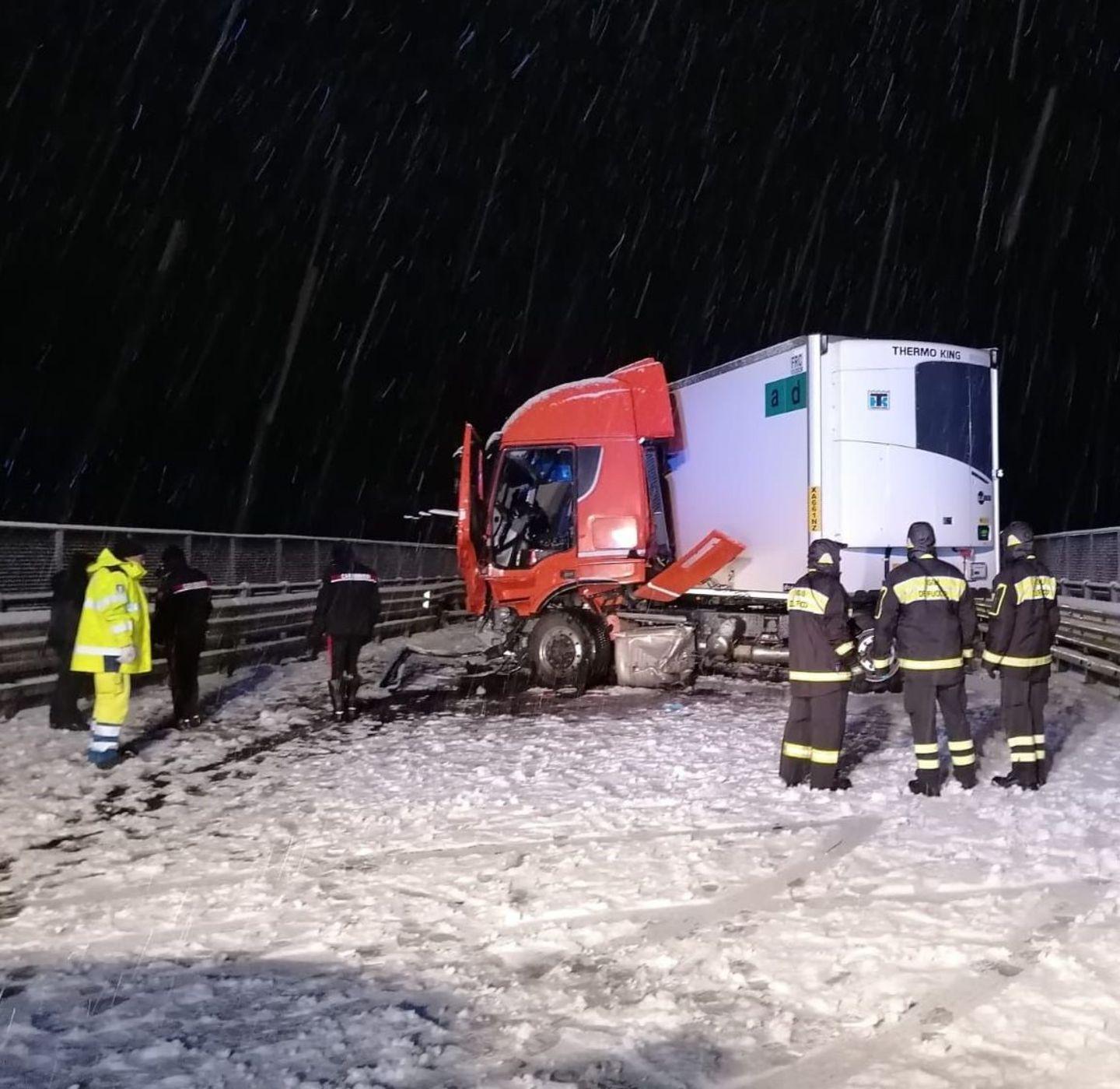 Barbagia imbiancata e senza corrente 