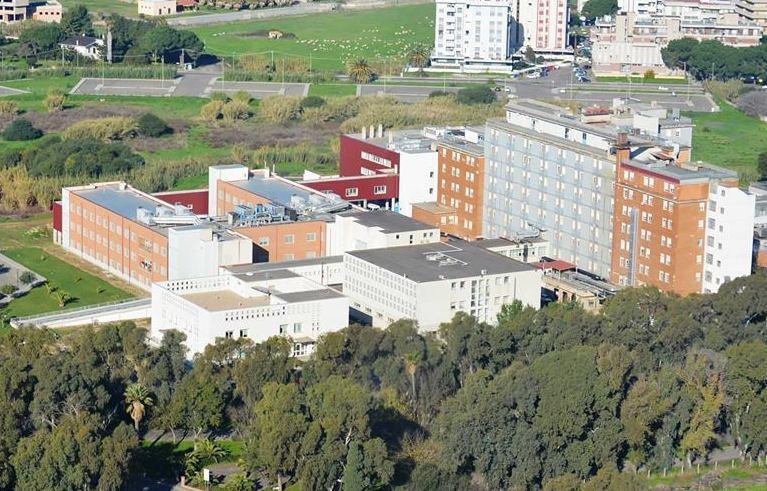 Un solo anestesista e fuori dalle sale c’è la fila di barelle 