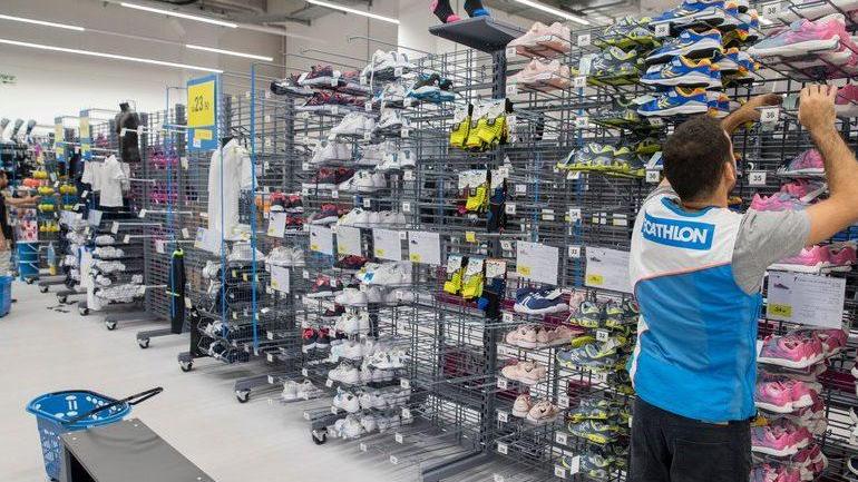 Decathlon cerca nuovi commessi per 11 punti vendita della Toscana: come candidarsi