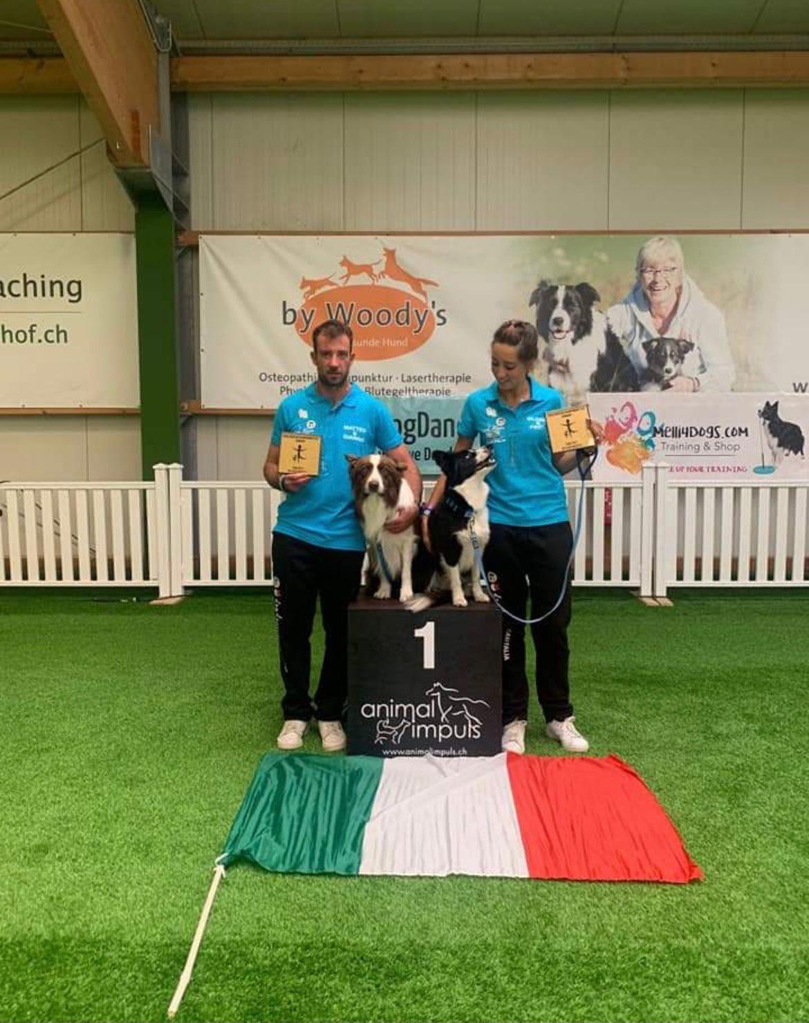 Gloria Allasia e Matteo Allegri sul gradino più alto con Frida e Django
