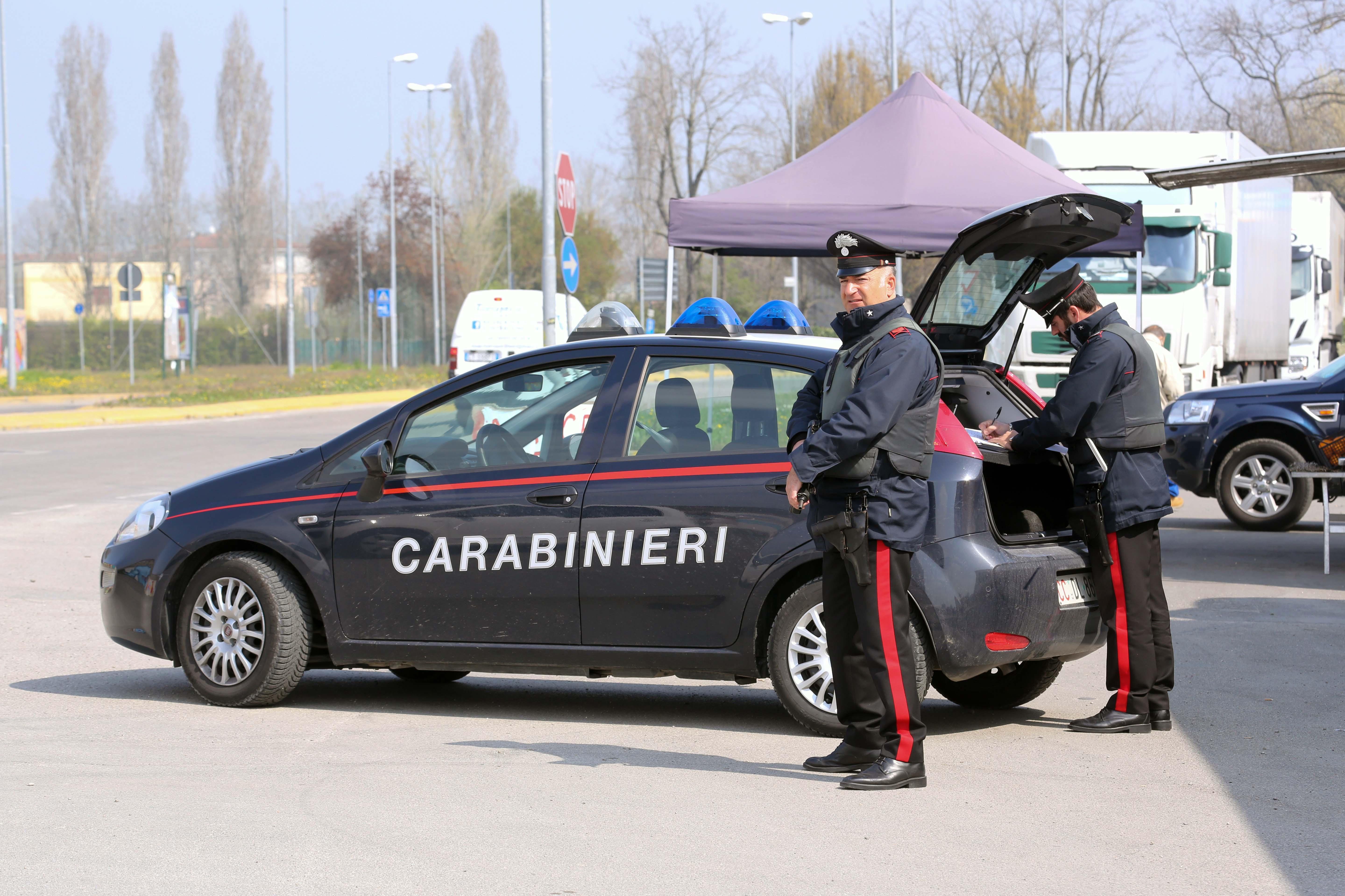 I carabinieri sorprendono uno spacciatore minorenne all'Orologio, denunciato