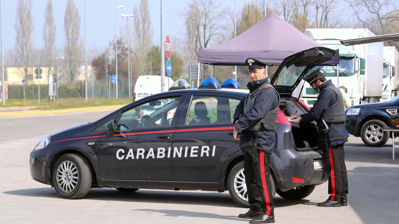 I carabinieri sorprendono uno spacciatore minorenne all'Orologio, denunciato