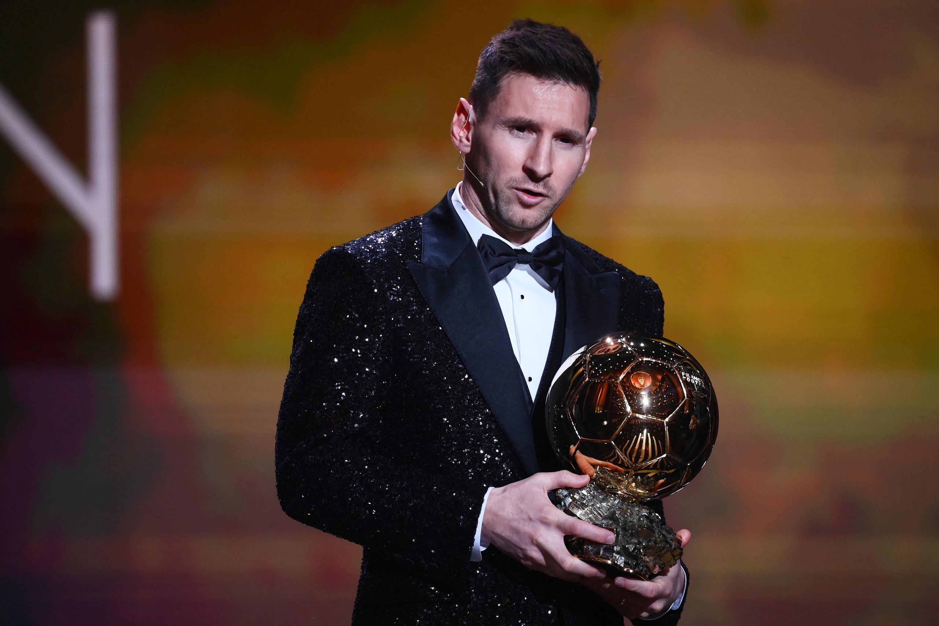 Più che pallone d'oro un pallone di cartone sempre meno credibile / Il commento