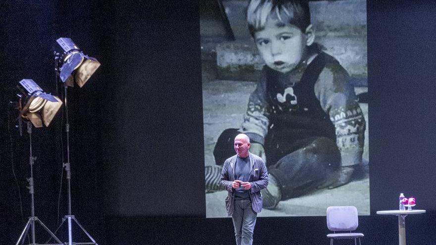 Ozpetek si racconta senza rete a teatro
