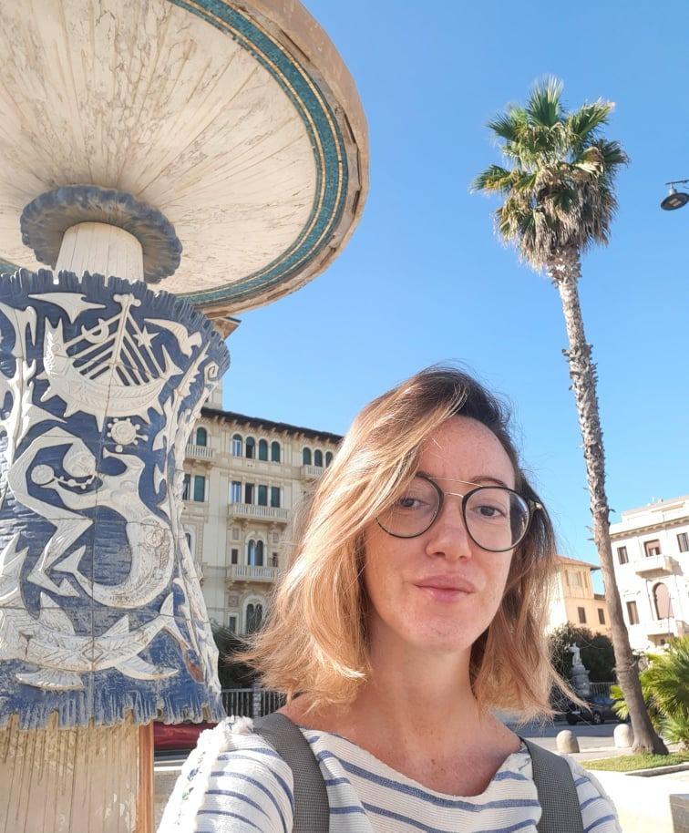 L'odissea quotidiana della pendolare viareggina: «Vi racconta perché tornare a casa in treno è un’impresa» 