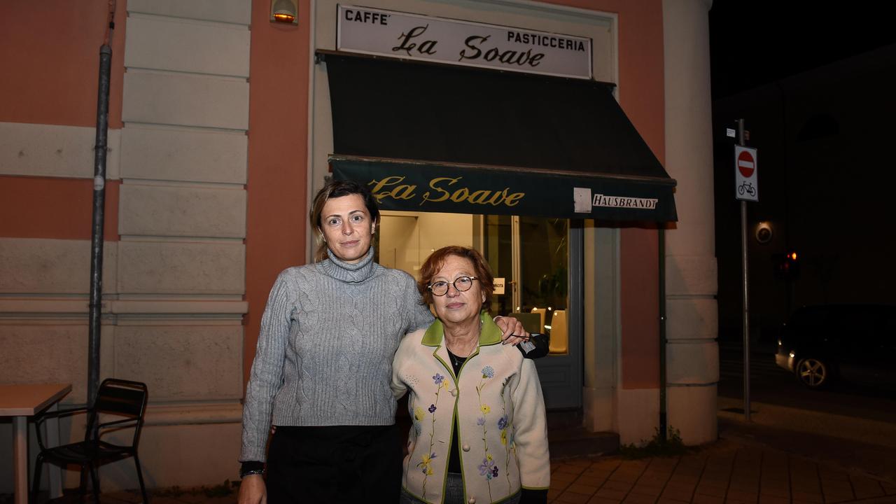 L'addio della pasticceria all'intero quartiere: «Ce ne andiamo a testa alta, anche se fa male»