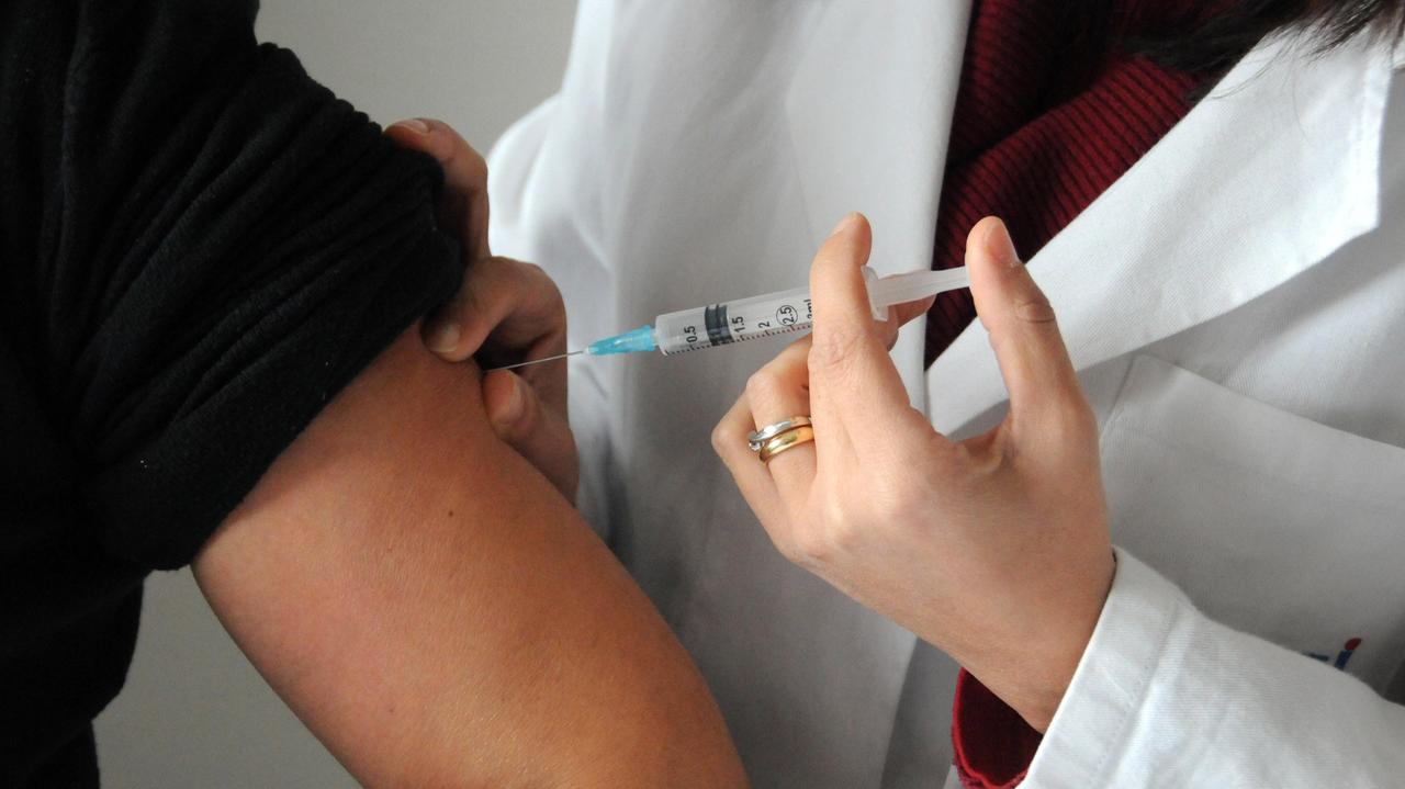 Vaccini antinfluenzali, la campagna può iniziare anche in Sardegna