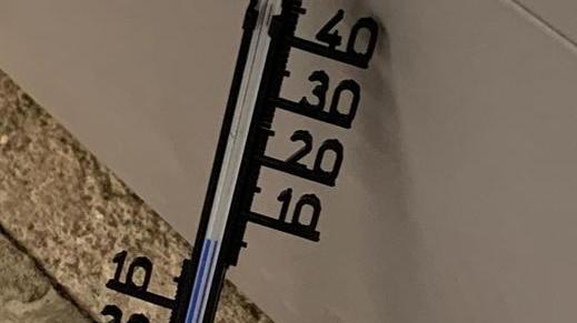 Porta a Mare, in aula ci sono 12 gradi gli studenti protestano e non entrano