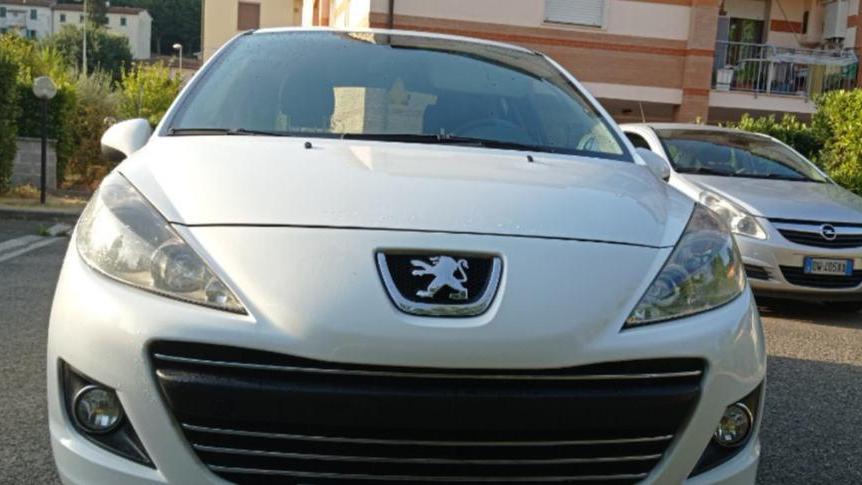 Quattro ragazzini su un’auto rubata, 17enne denunciato