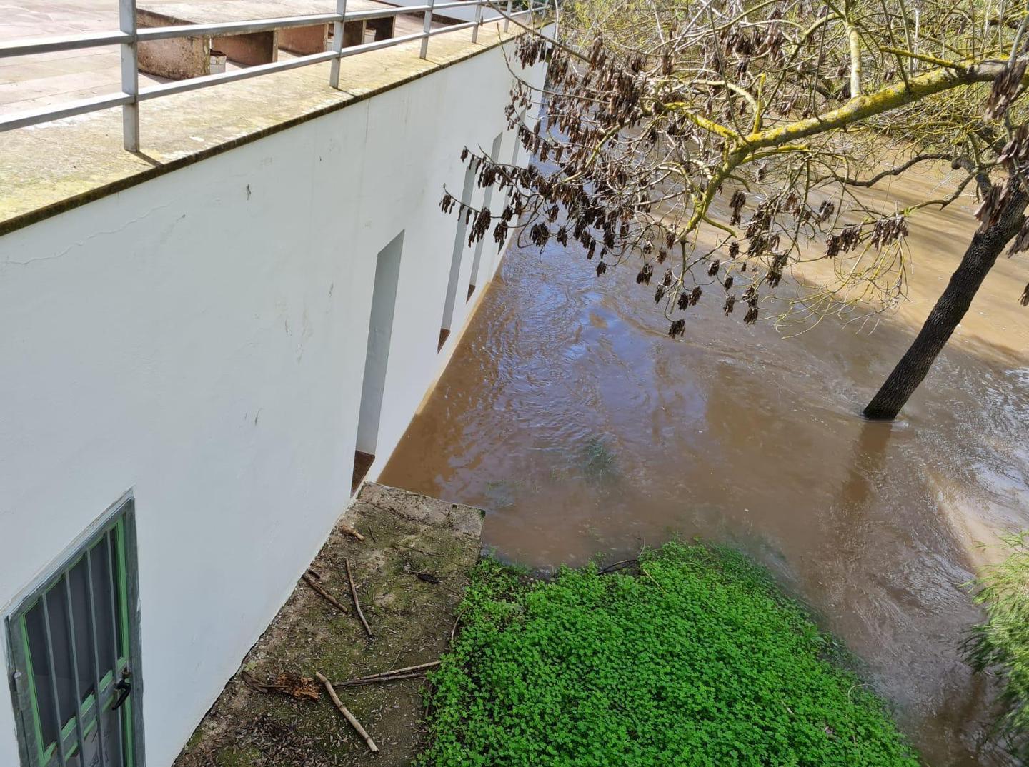 Il Tirso invade i bagnetti termali dell’Ottocento 