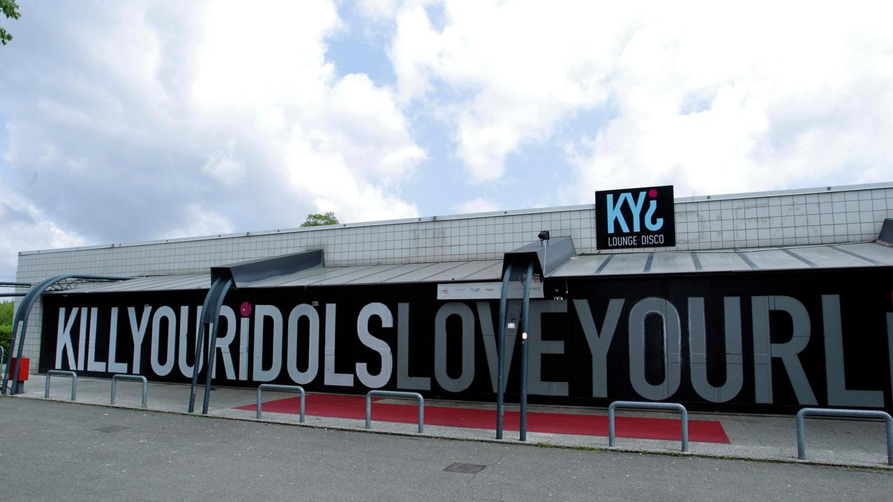 Modena. La denuncia del rapper Lollo G. «Al Kyi mi hanno picchiato su ordine del titolare»