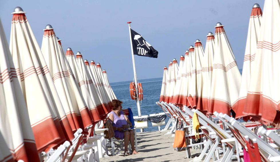 Protesta anti-Bolkestein su una spiaggia della Versilia (Foto d'archivio)