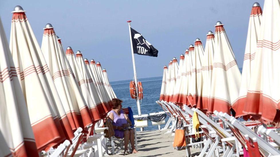 Protesta anti-Bolkestein su una spiaggia della Versilia (Foto d'archivio)