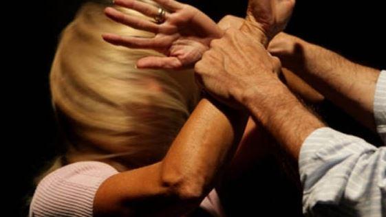 Il racconto della vittima è da brividi: ora il marito è in carcere (Foto di repertorio)