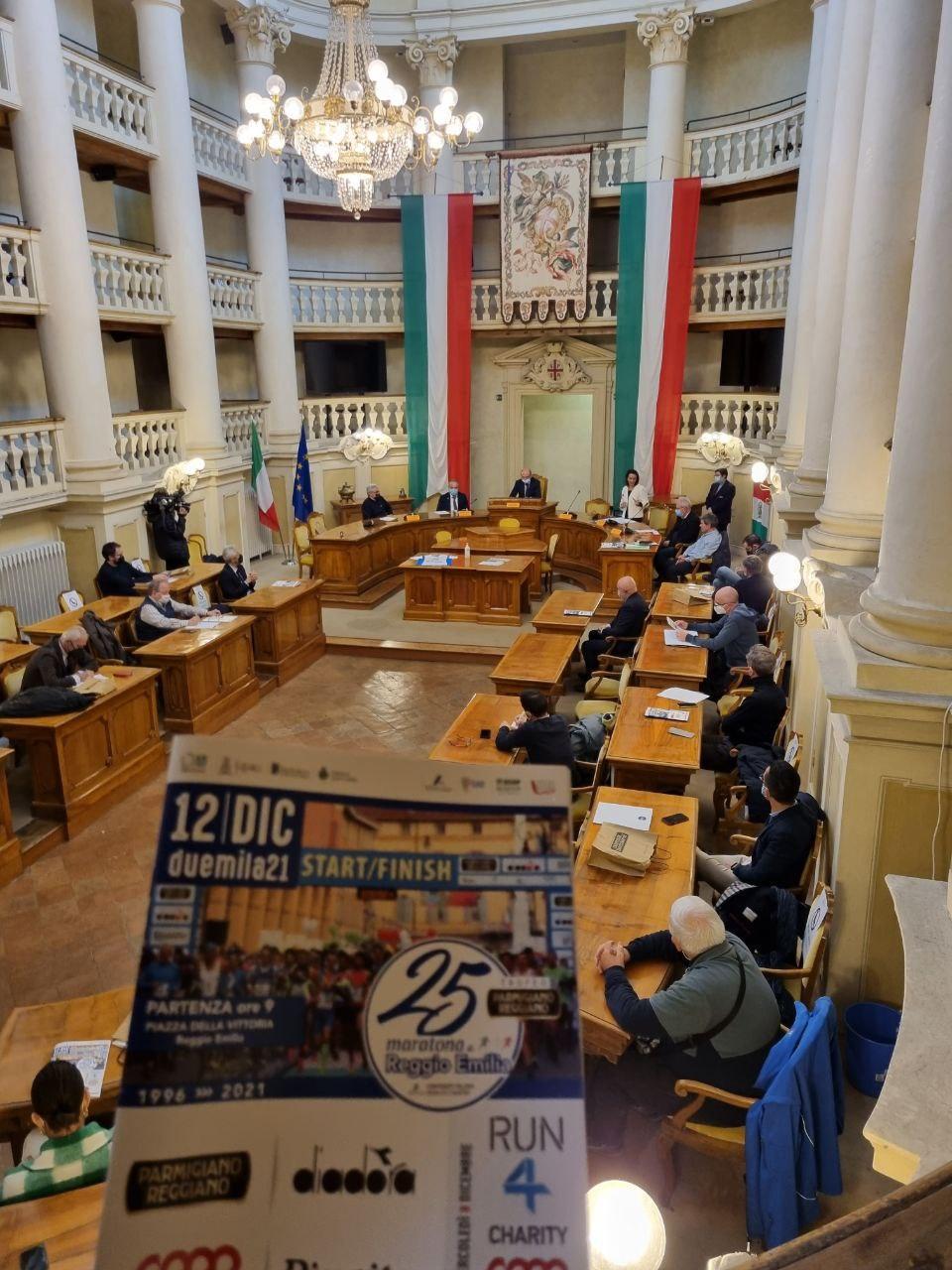 La presentazione della 25esima Maratona di Reggio in Sala del Tricolore