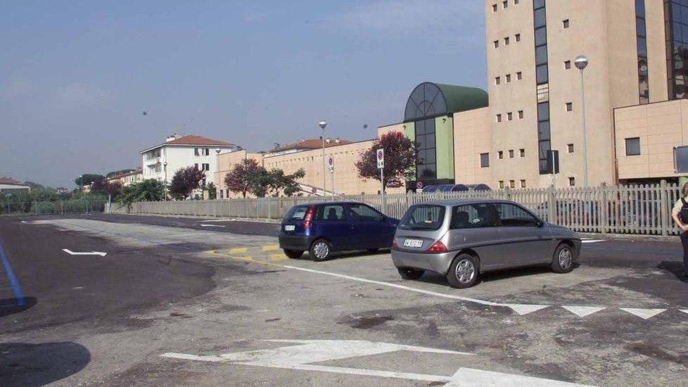 ll parcheggio in via Brigate Partigiane, che costerà al Comune 260mila euro