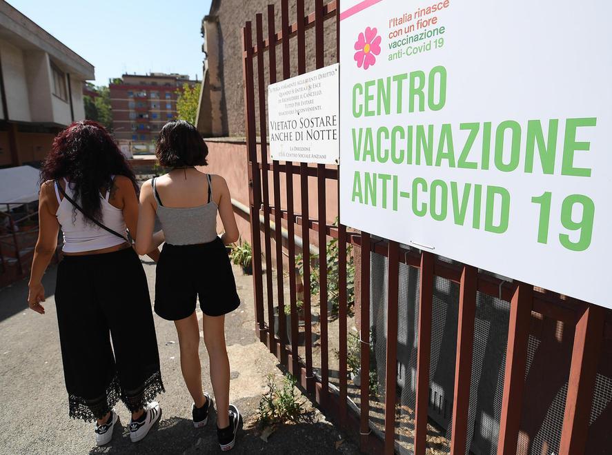 Il tribunale di Modena: «La tredicenne può vaccinarsi anche se la madre è contraria» 