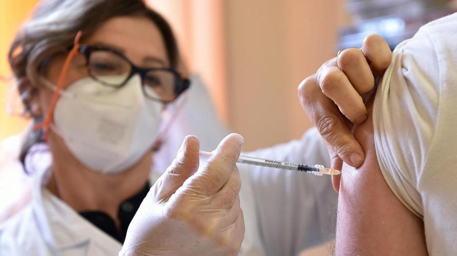 A Modena aprono altri otto centri vaccinali, ecco con 400 volontari 