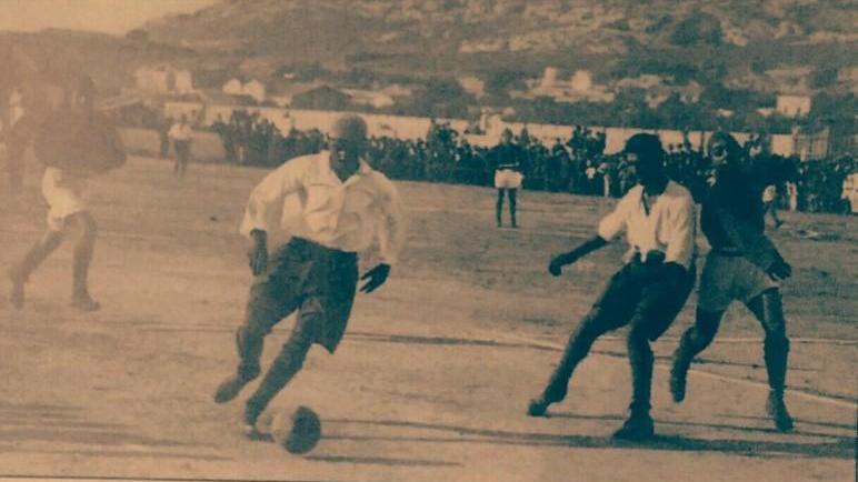 Il cagliaritano Giorgio Mereu in azione durante la sfida Cagliari-Torres dell’8 settembre 1920