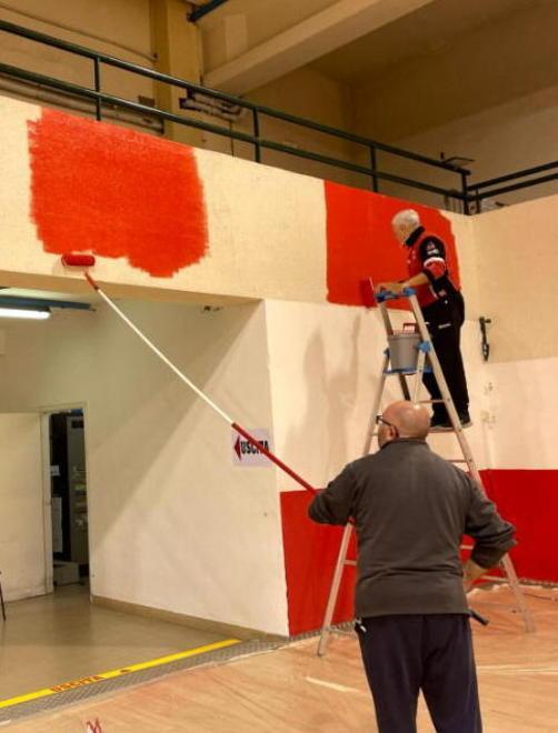 Pareti ridipinte al palasport