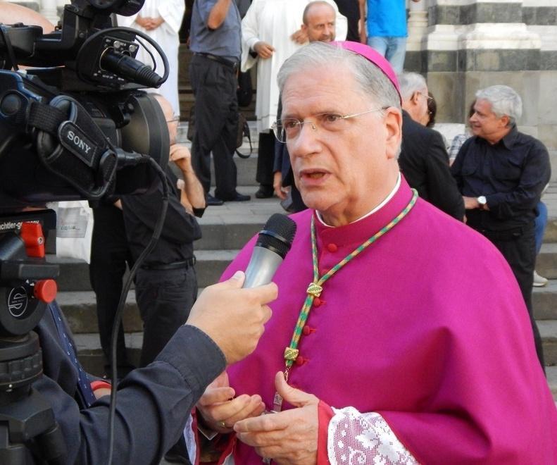 «Tardelli demone» no vax scatenati su Fb contro il vescovo 