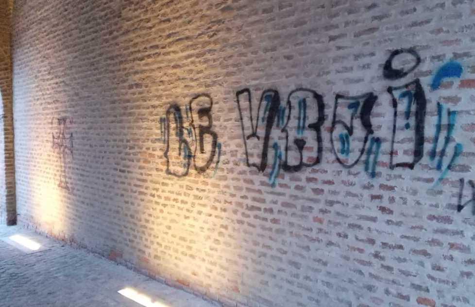 Casello dell’autostrada «Il Comune intervenga per renderlo decoroso»