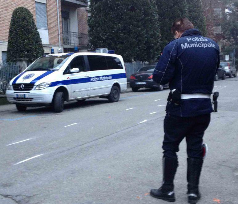 Investita da un’auto pirata, grave una 67enne 