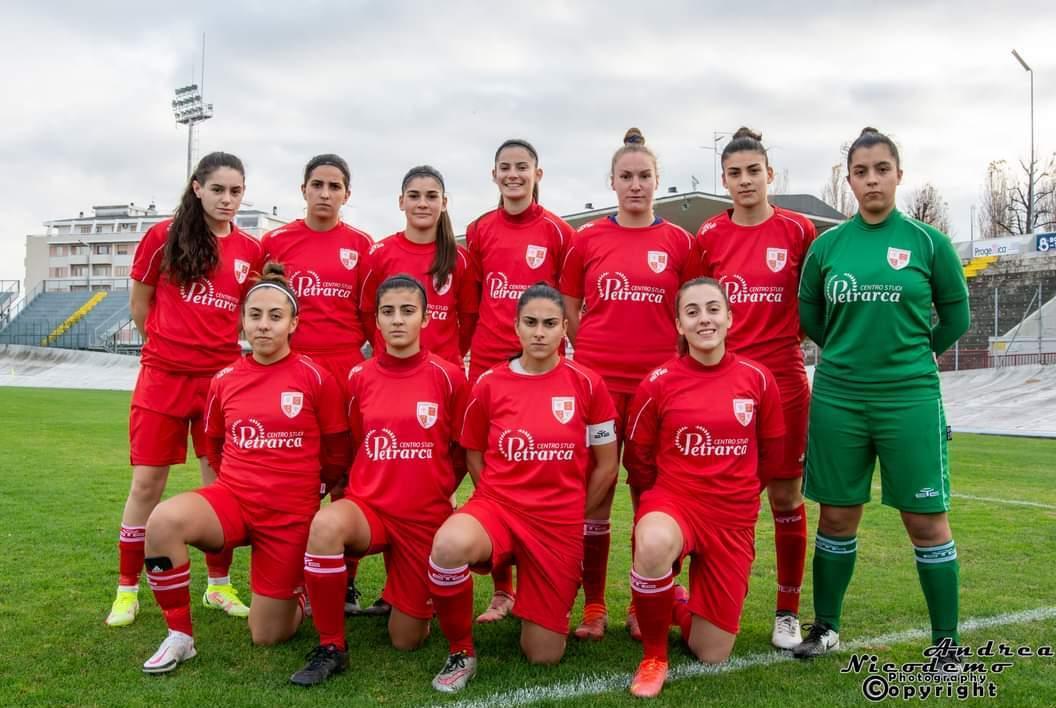 Gol e grinta con le ragazze del calcio 