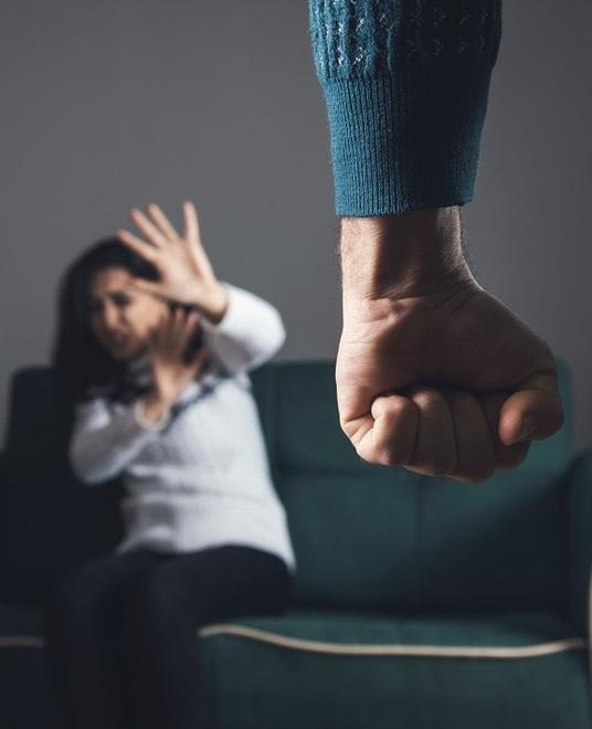 Modena. «Donne vittime della violenza: seguiti 400 uomini in 10 anni» 