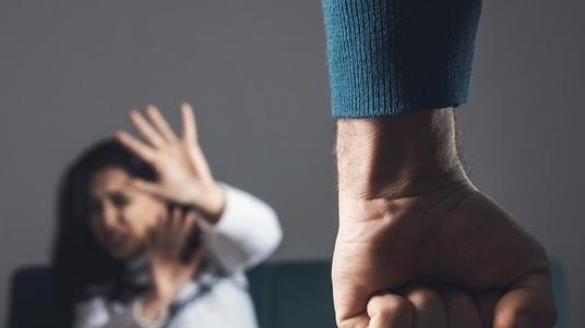 Modena. «Donne vittime della violenza: seguiti 400 uomini in 10 anni»