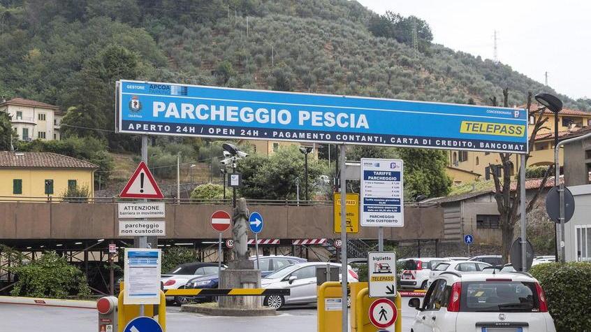 «Pagare i parcheggi negli ospedali è una vergogna» Nasce un comitato
