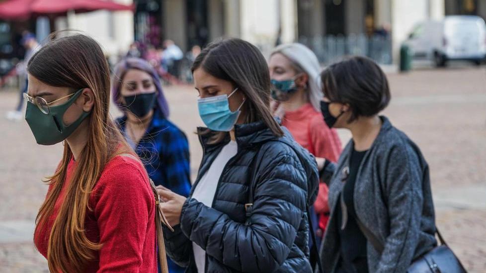 Mascherina obbligatoria all’aperto fino al 6 gennaio