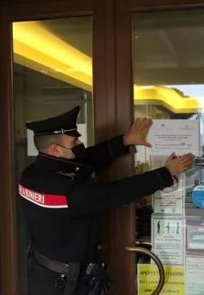 Il bar è mal frequentato Giù le serrande alle 24 