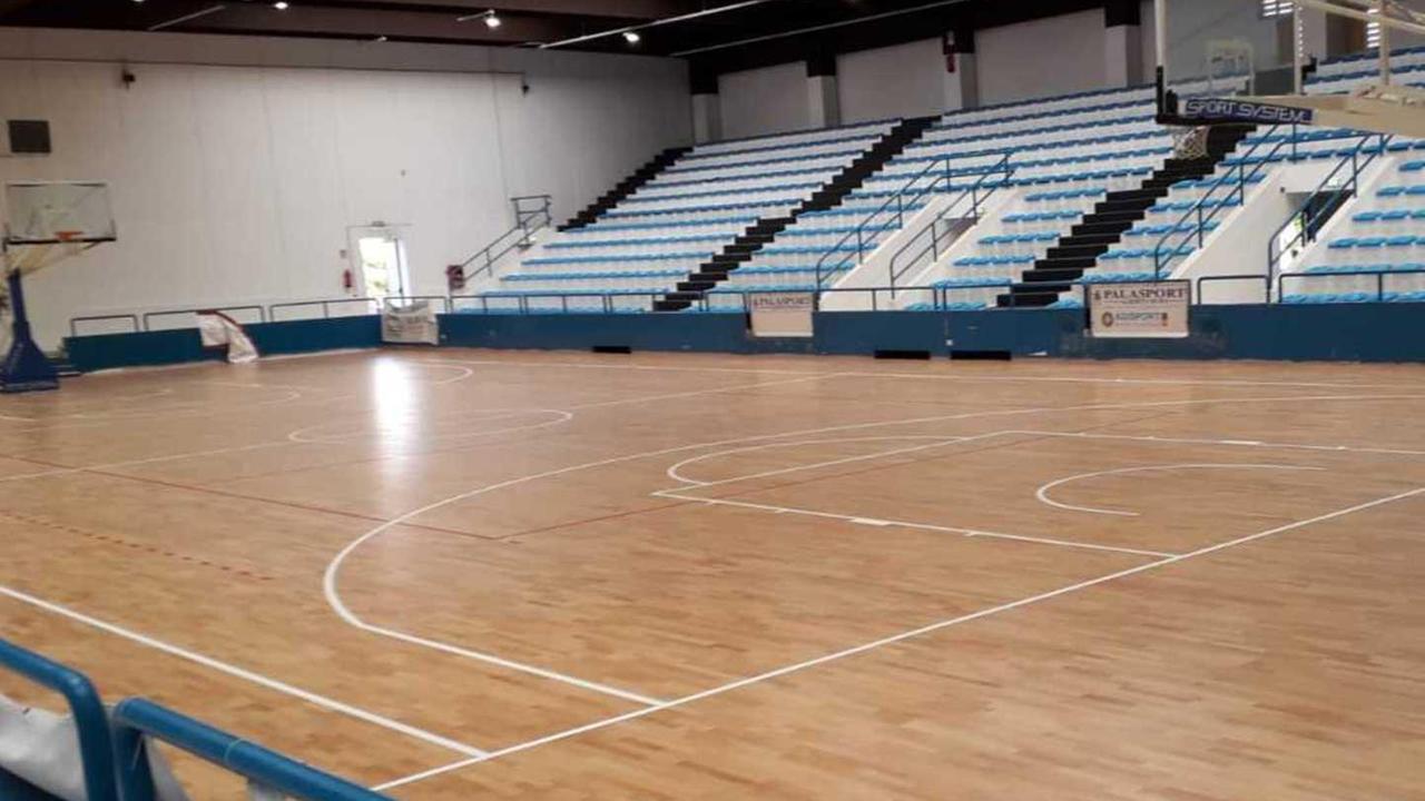 Parquet nuovo di zecca il PalaMura riapre alle società sportive