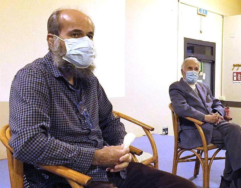 Da sinistra il dottor Paolo Malacarne e il professor Silvio Garattini (FOTO FABIO MUZZI)